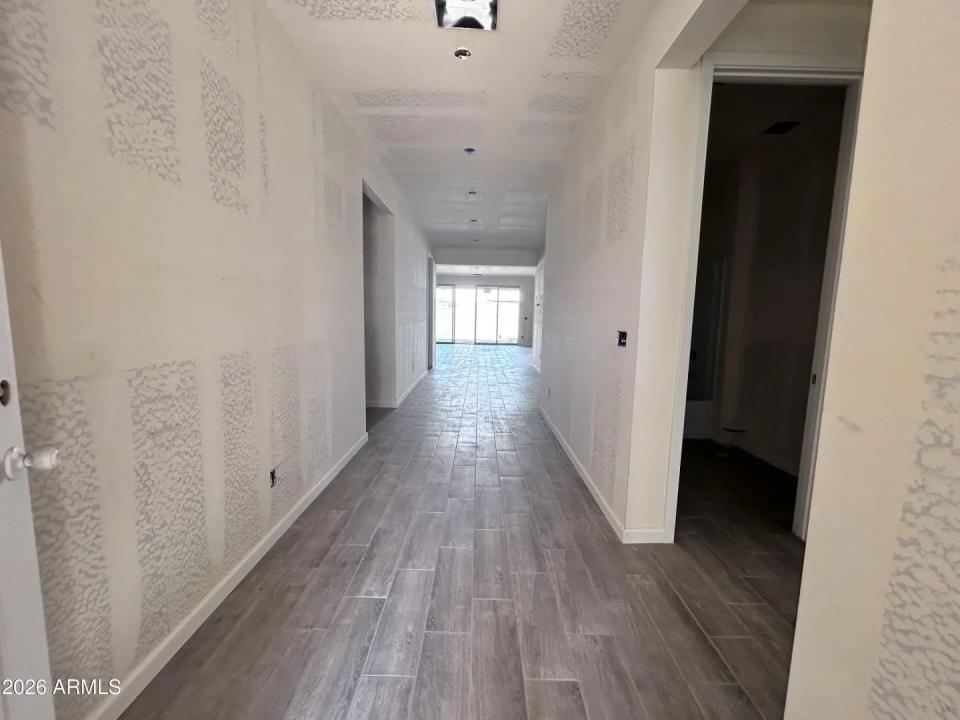 Real Estate Picture 5