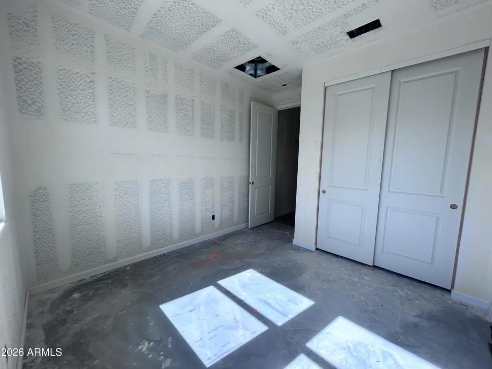 Real Estate Picture 6