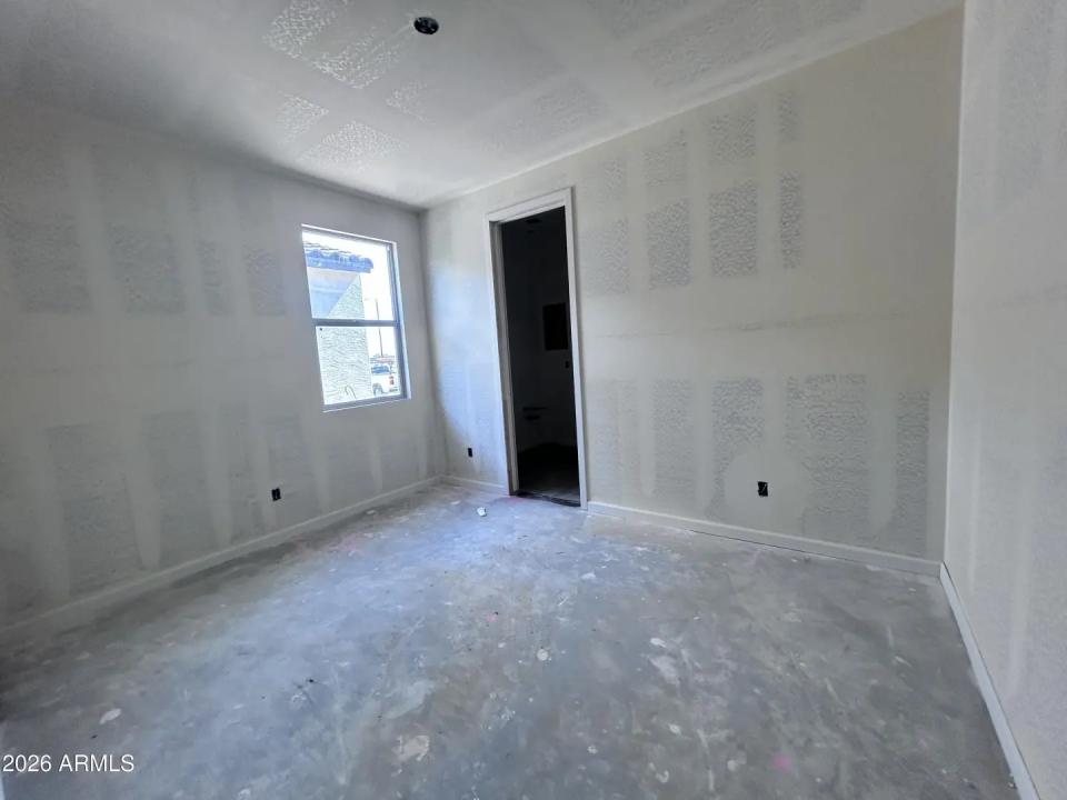 Real Estate Picture 9