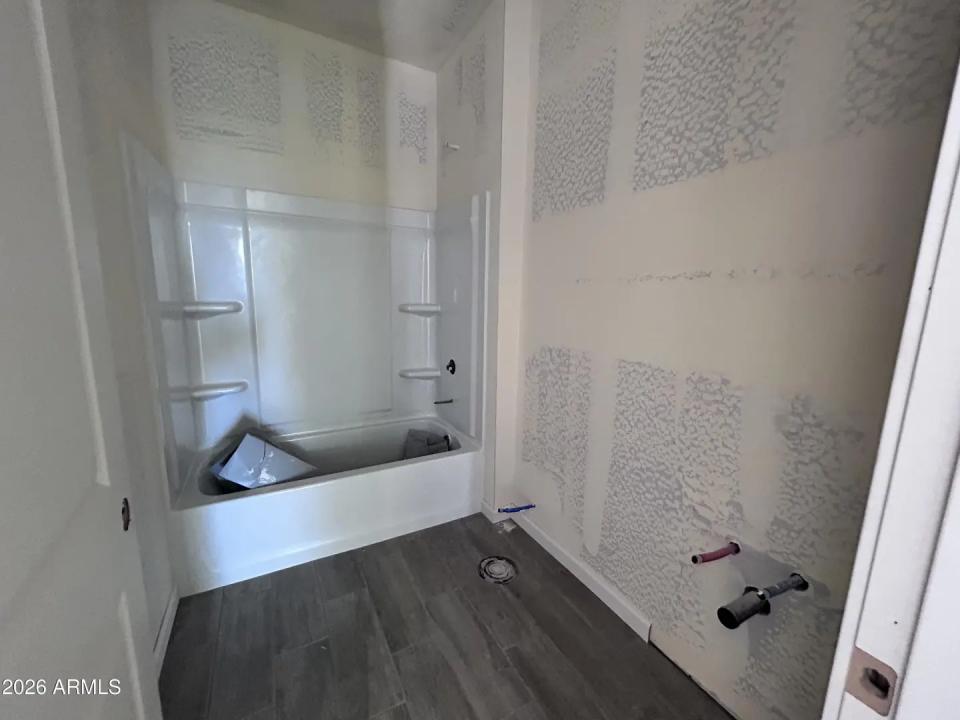 Real Estate Picture 11