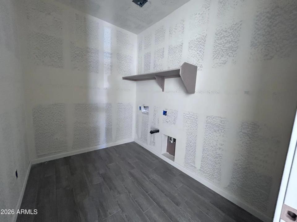 Real Estate Picture 12