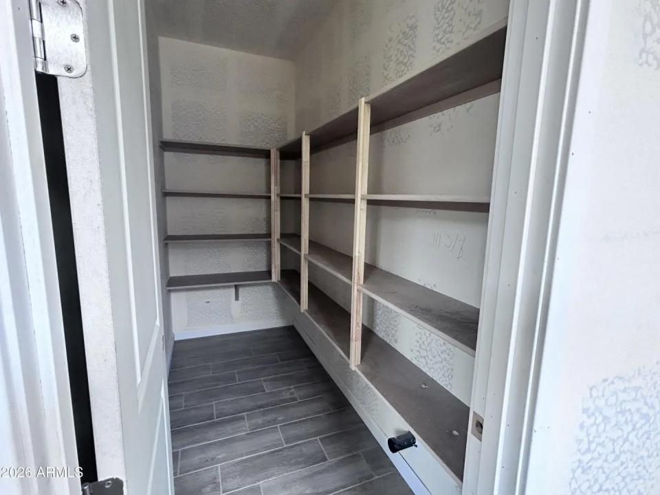 Real Estate Picture 17