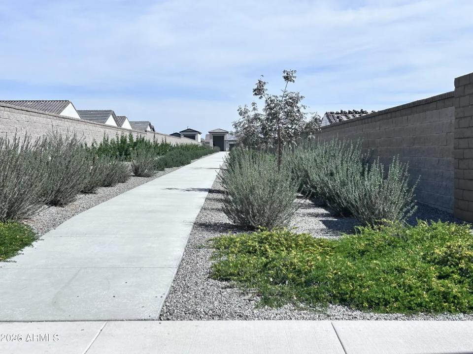 Real Estate Picture 26