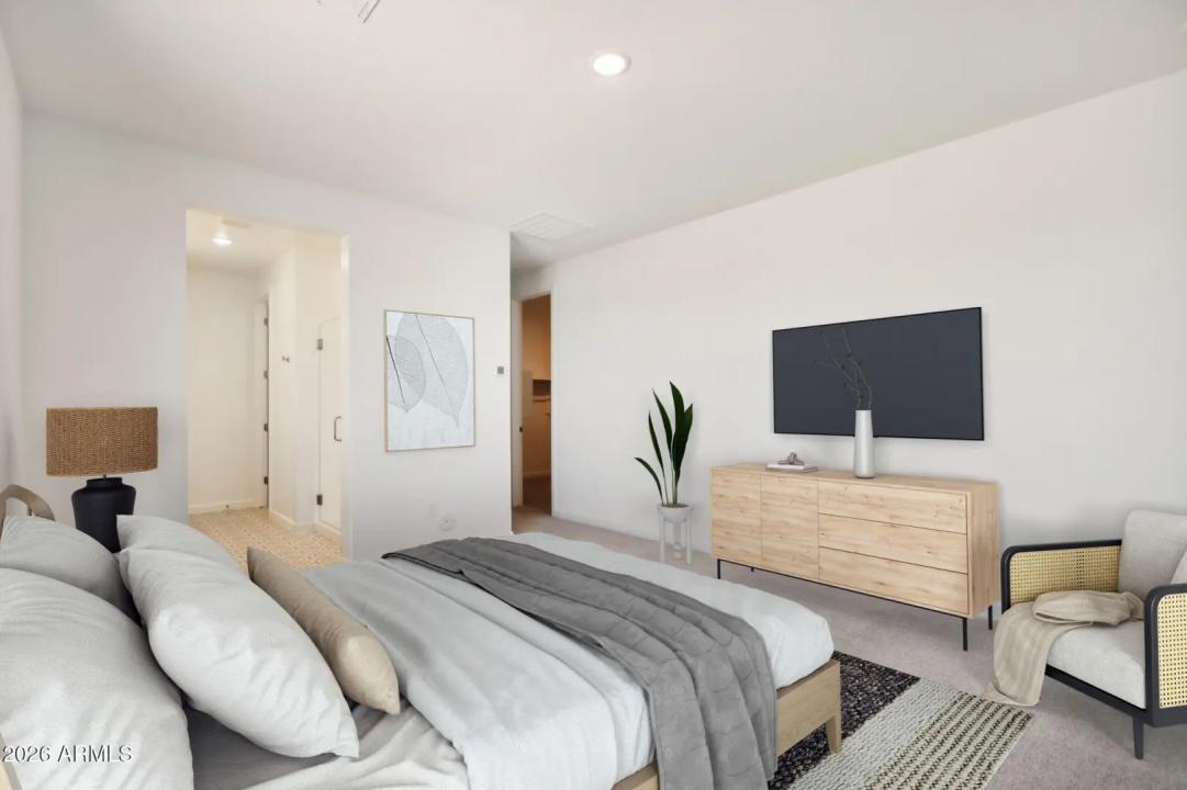 Real Estate Picture 3