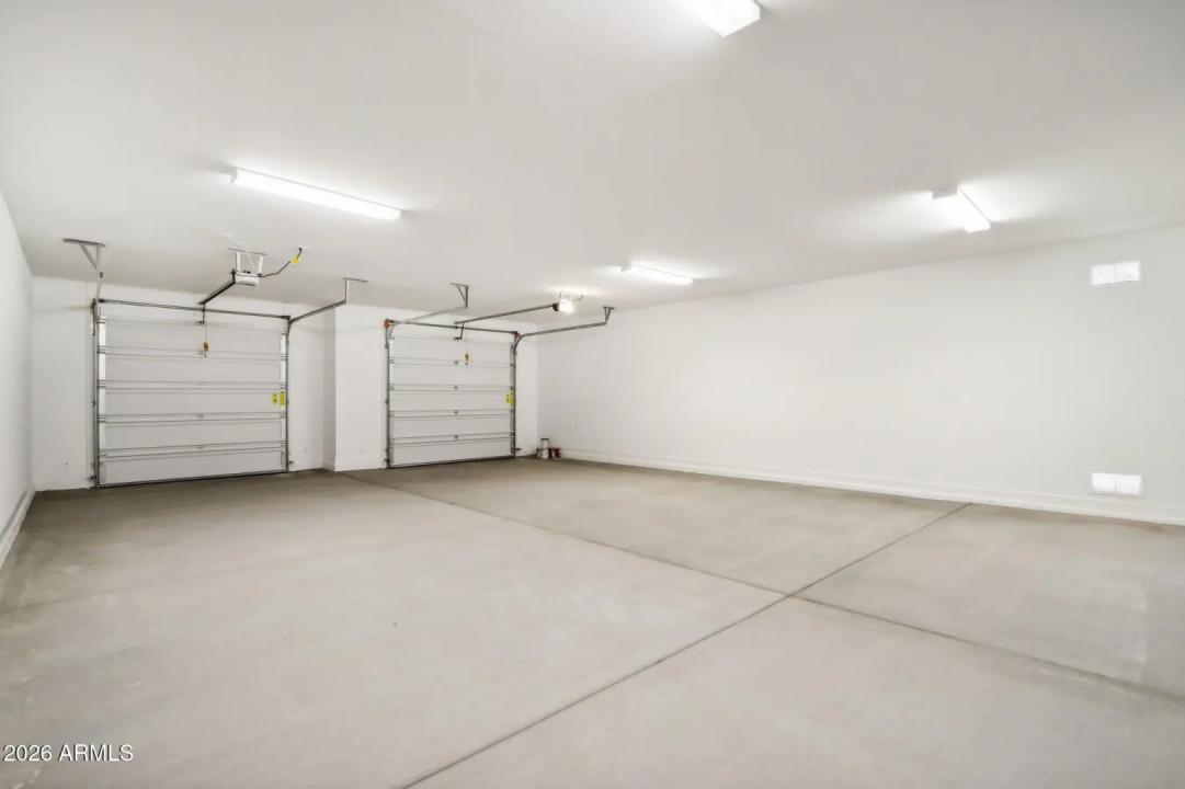 Real Estate Picture 4