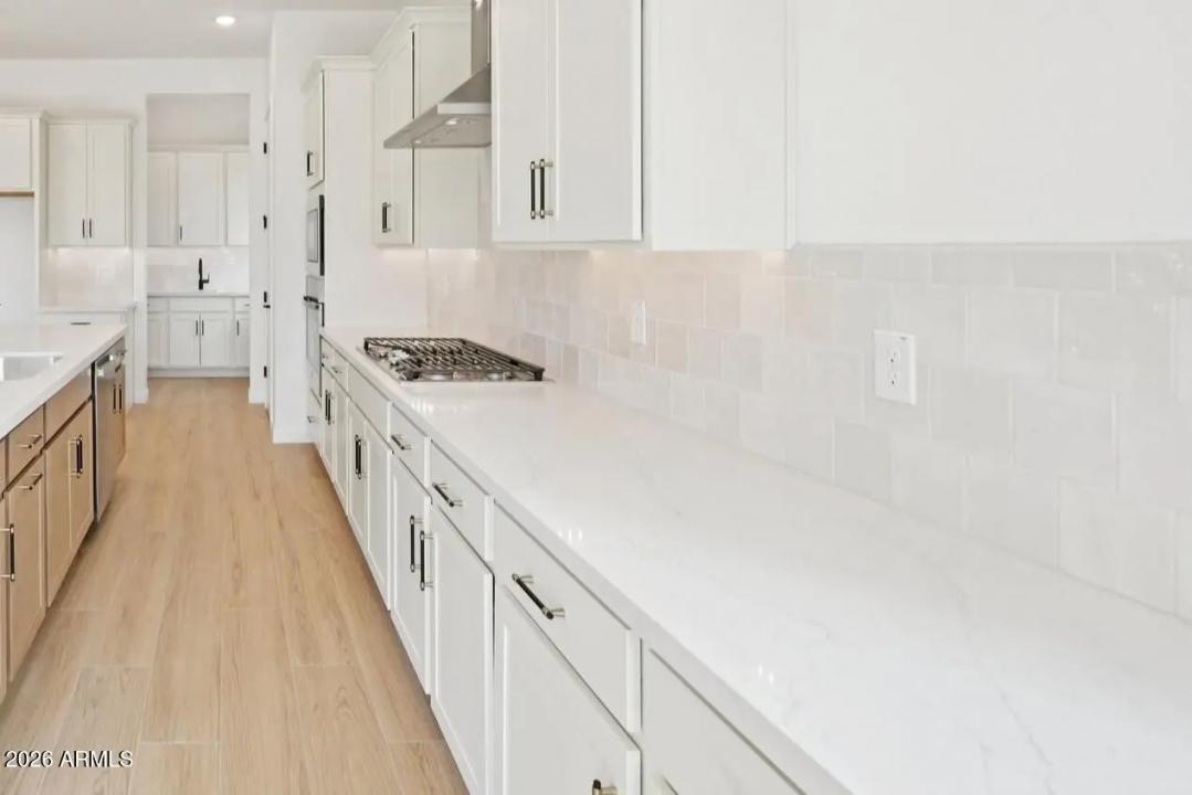 Real Estate Picture 5