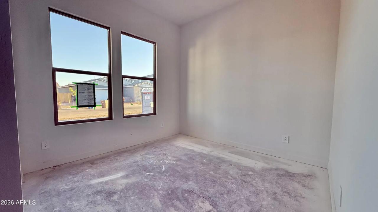 Real Estate Picture 3