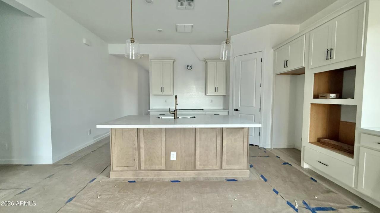 Real Estate Picture 6