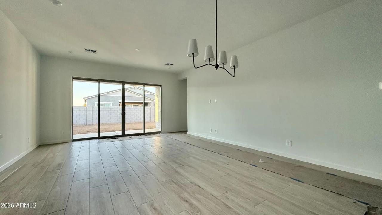 Real Estate Picture 9