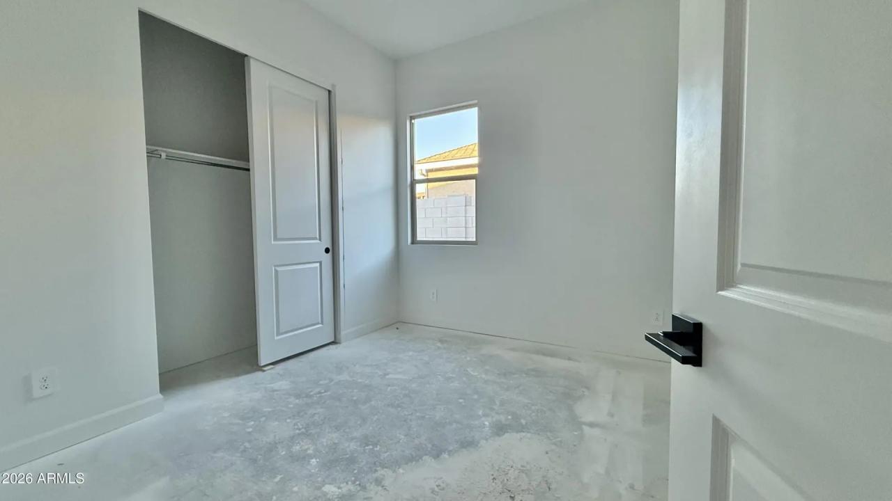 Real Estate Picture 12