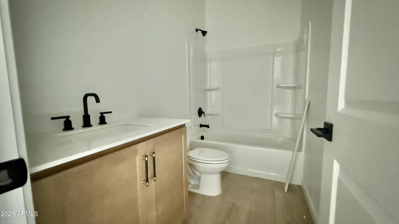 Real Estate Picture 13