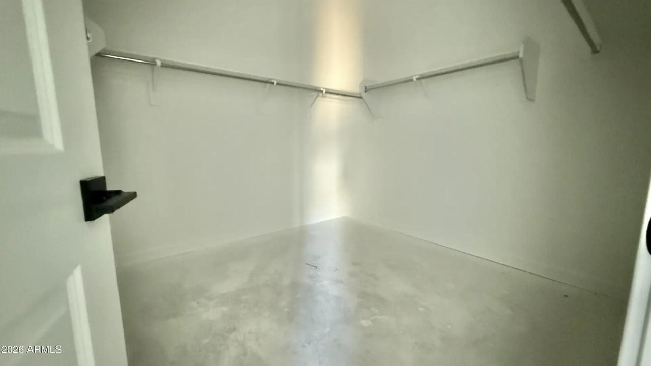 Real Estate Picture 14