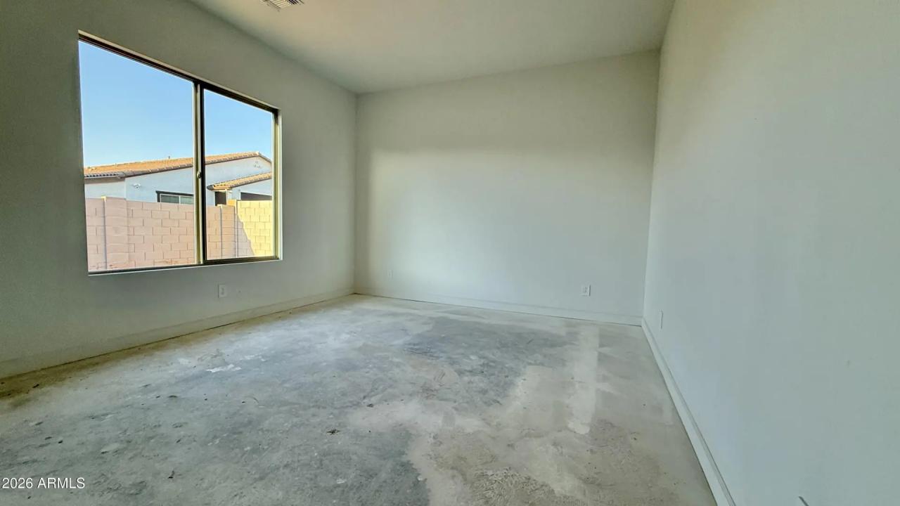 Real Estate Picture 15