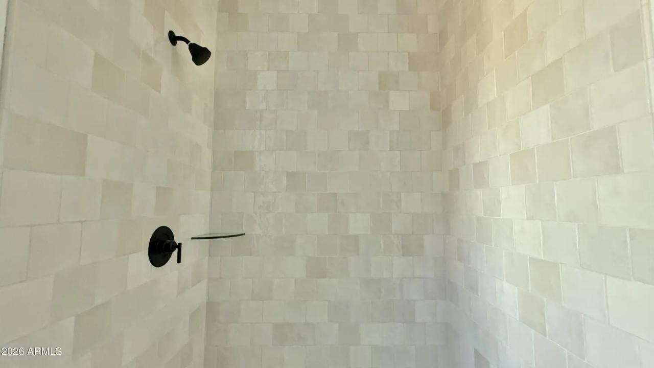 Real Estate Picture 16