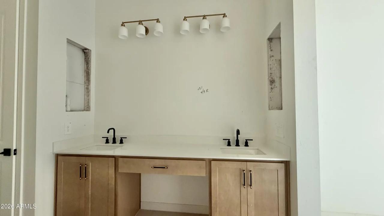 Real Estate Picture 17