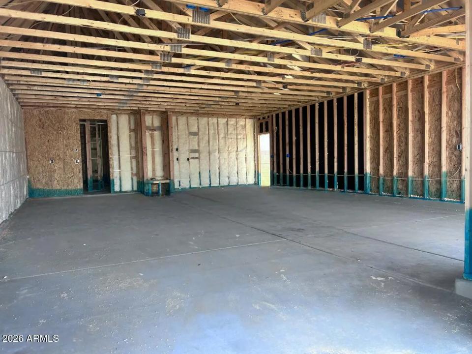 Real Estate Picture 3