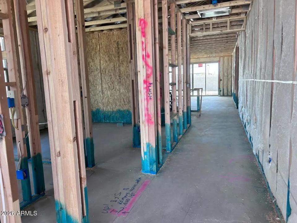 Real Estate Picture 4