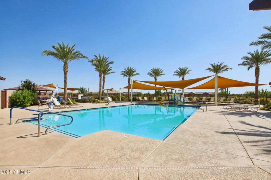 Real Estate Picture 7