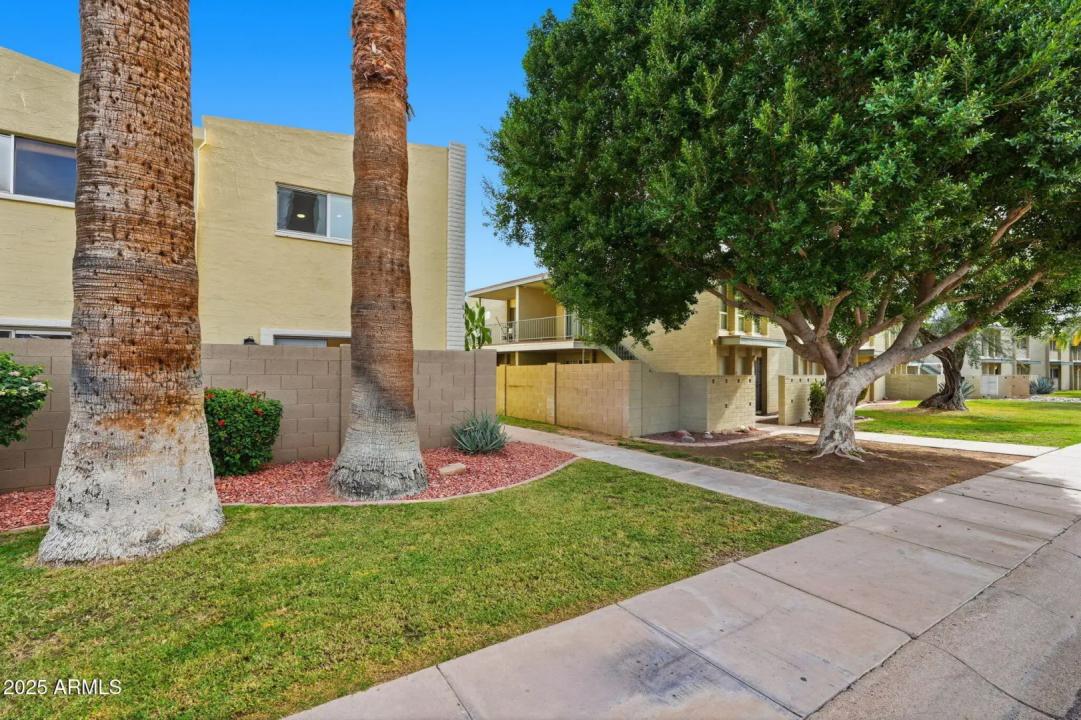 Real Estate Picture 20