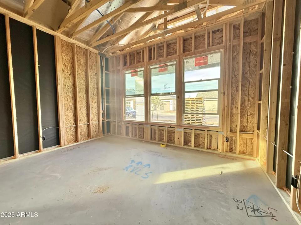 Real Estate Picture 3