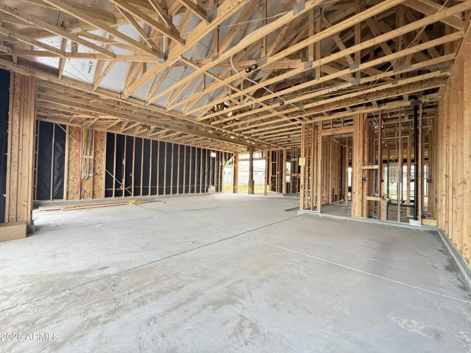 Real Estate Picture 11