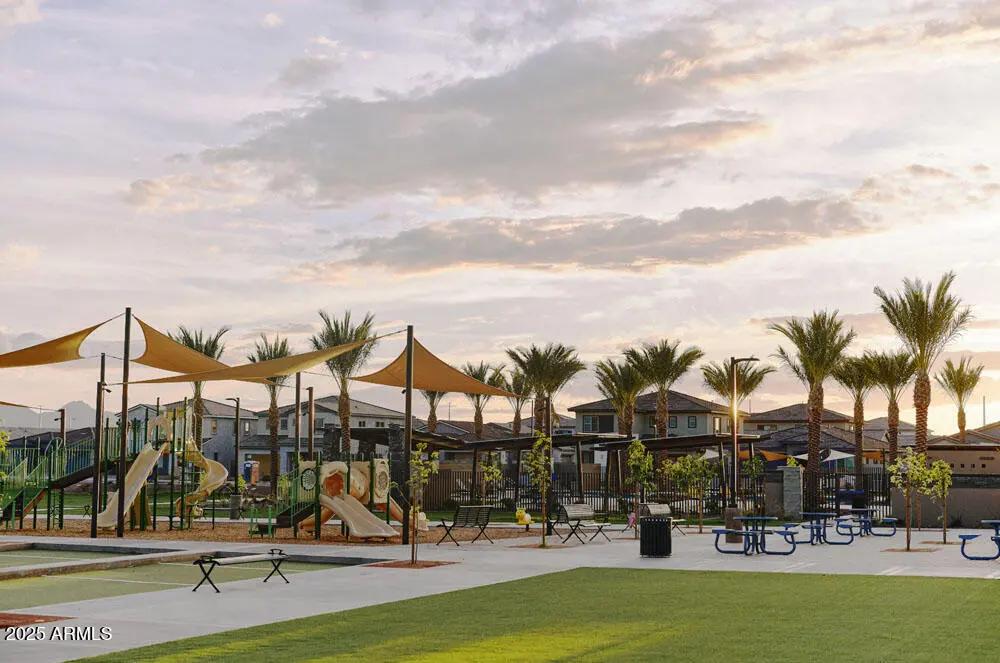 Real Estate Picture 23