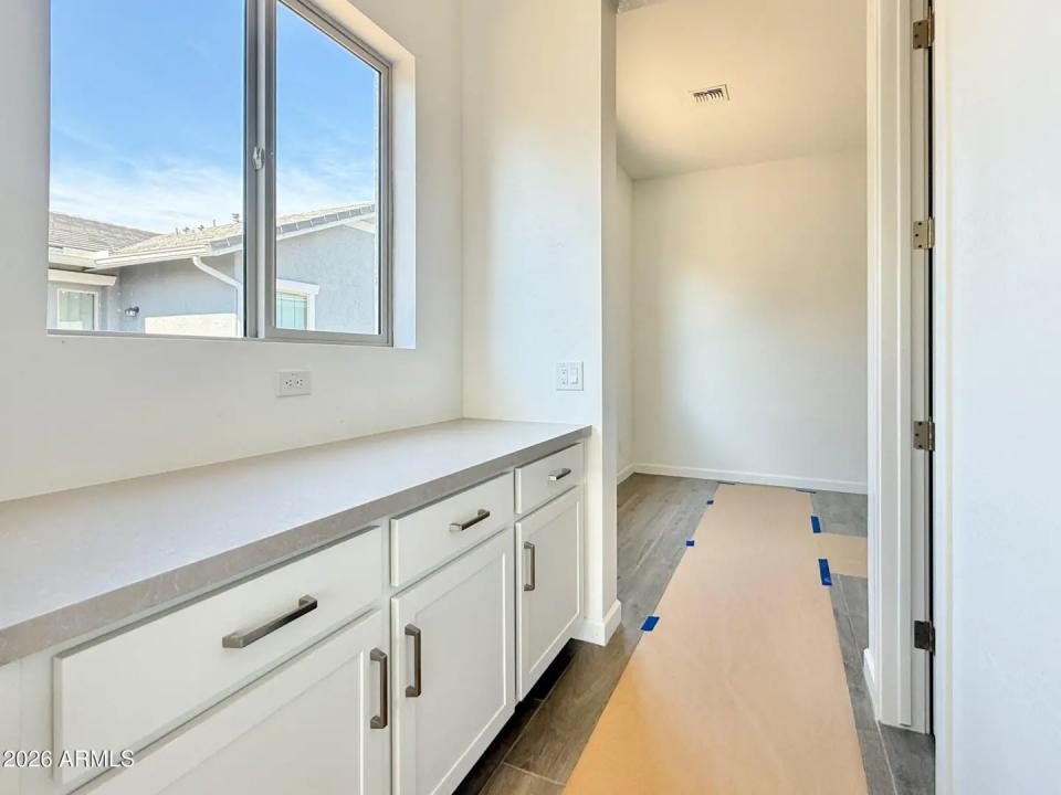 Real Estate Picture 6