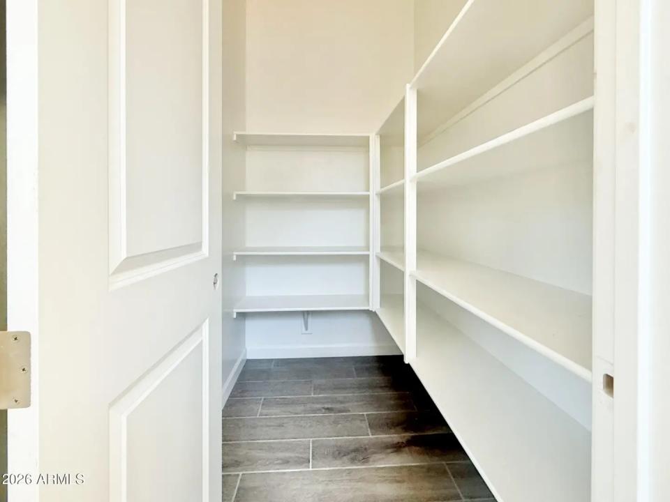 Real Estate Picture 7