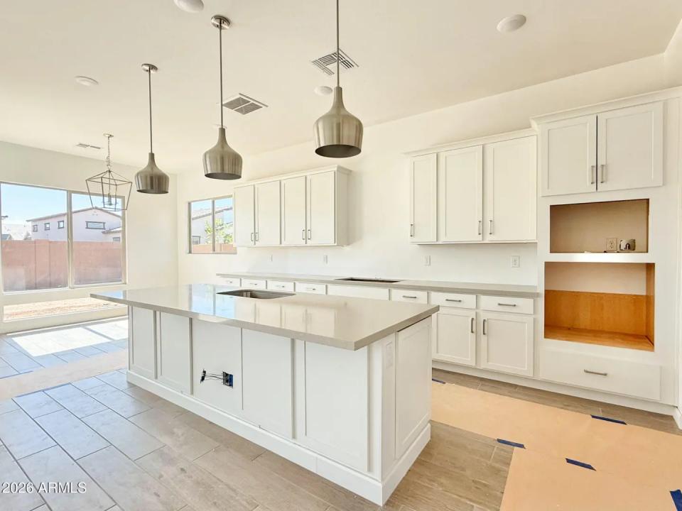 Real Estate Picture 9