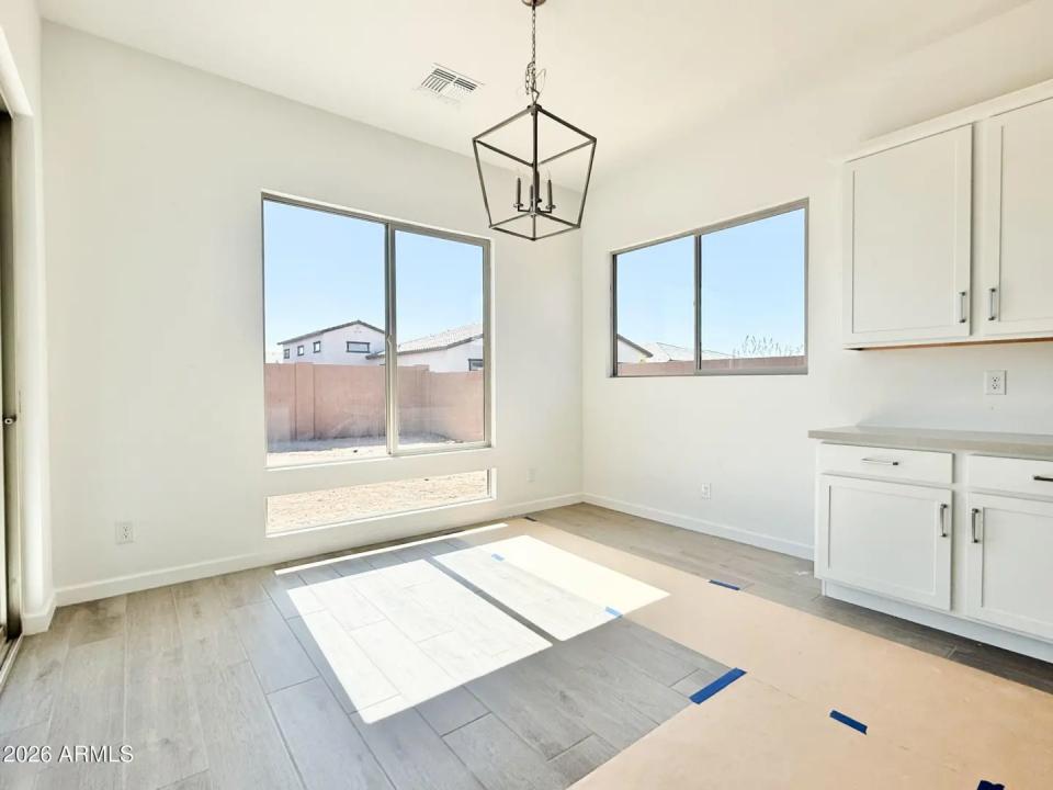 Real Estate Picture 10