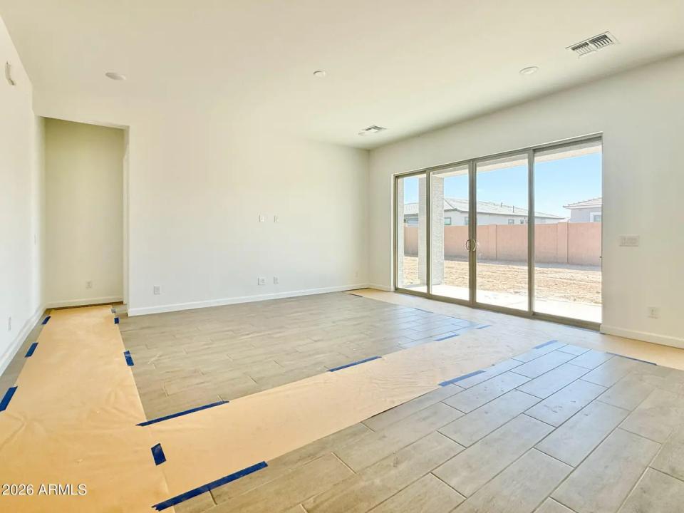 Real Estate Picture 12