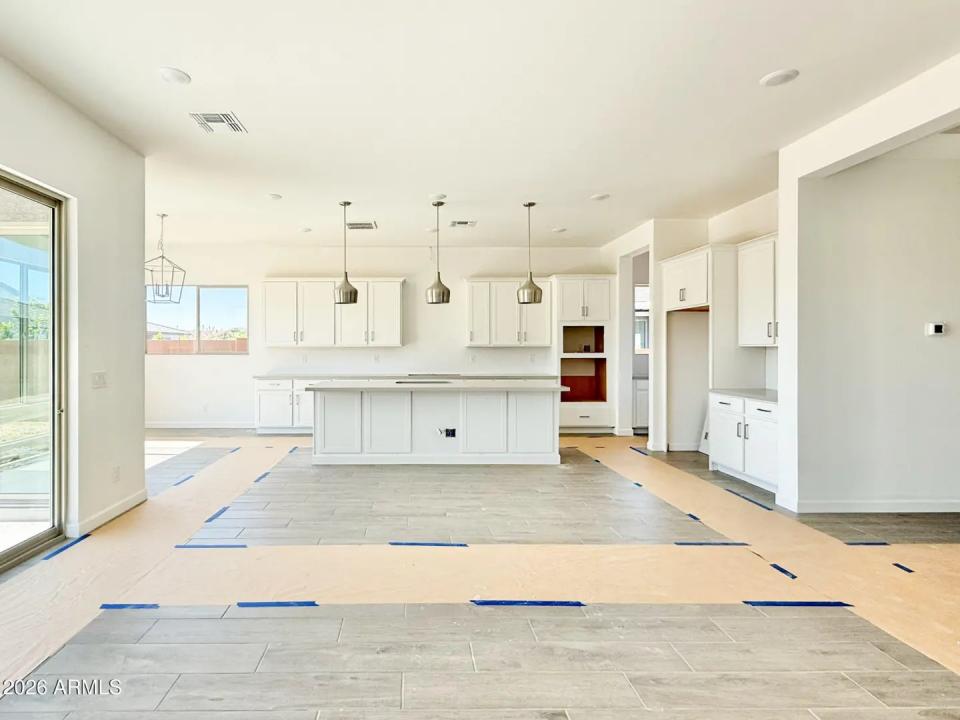 Real Estate Picture 13