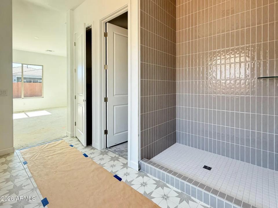 Real Estate Picture 17