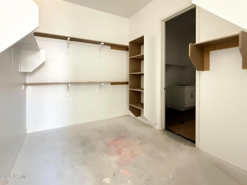 Real Estate Picture 18