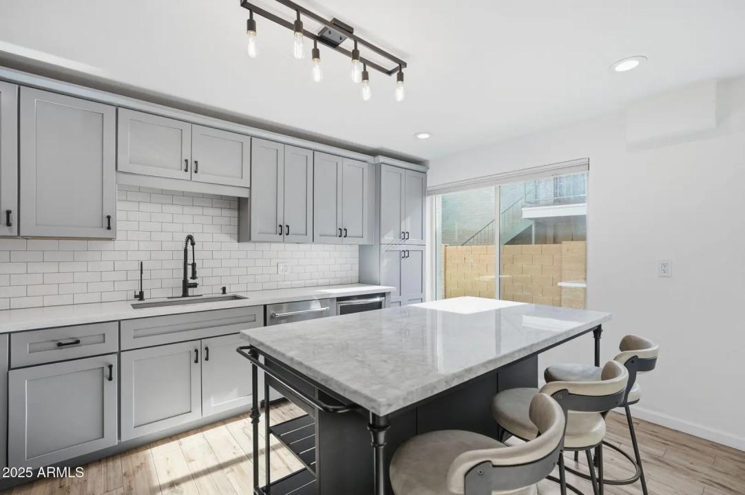 Real Estate Picture 6