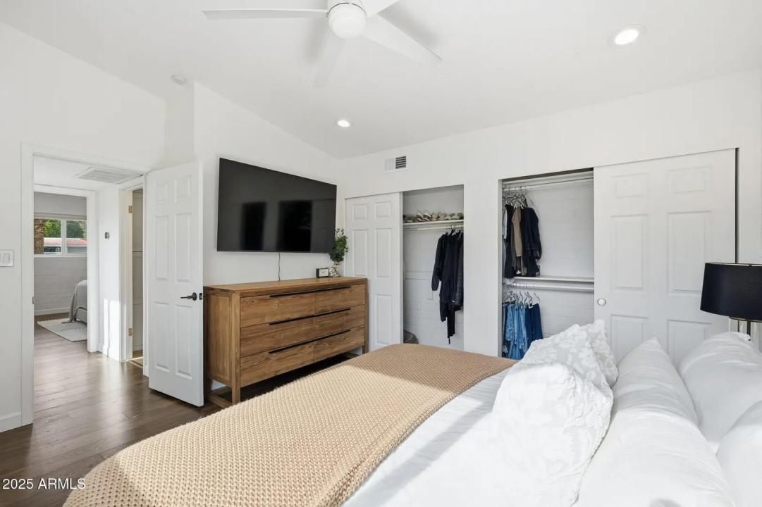 Real Estate Picture 10