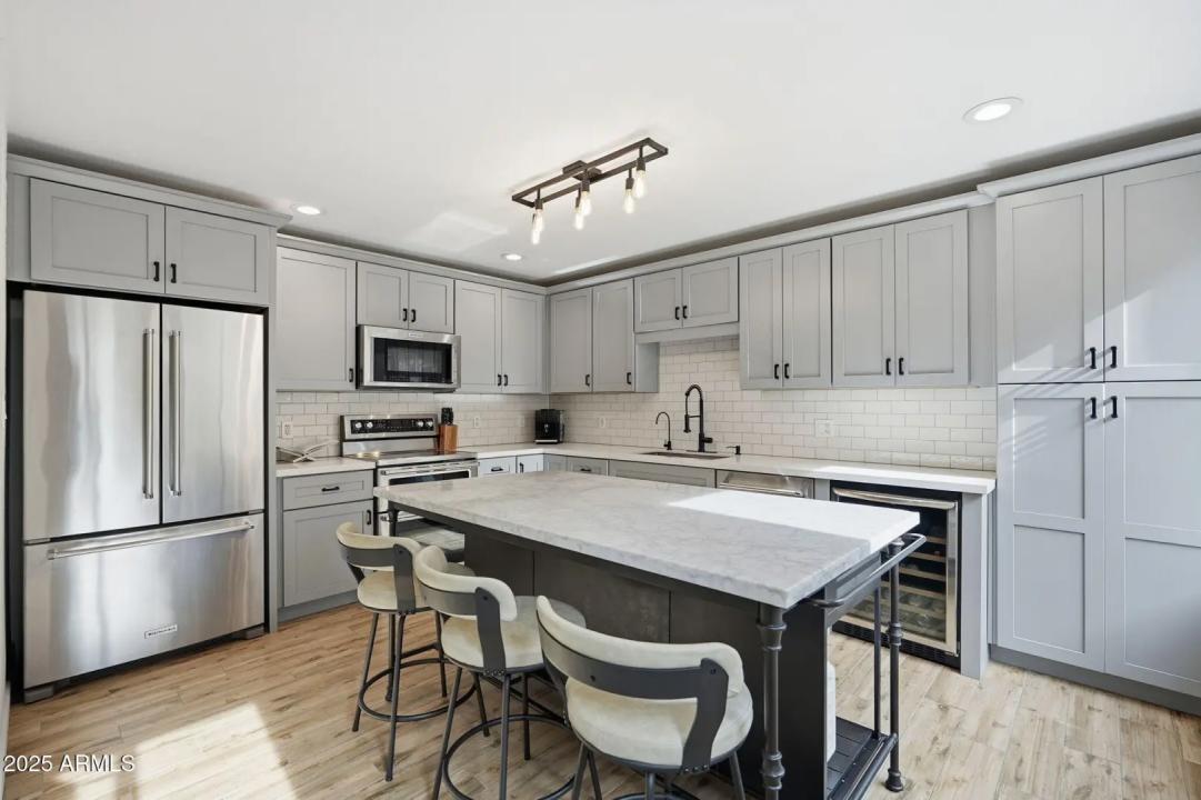 Real Estate Picture 5