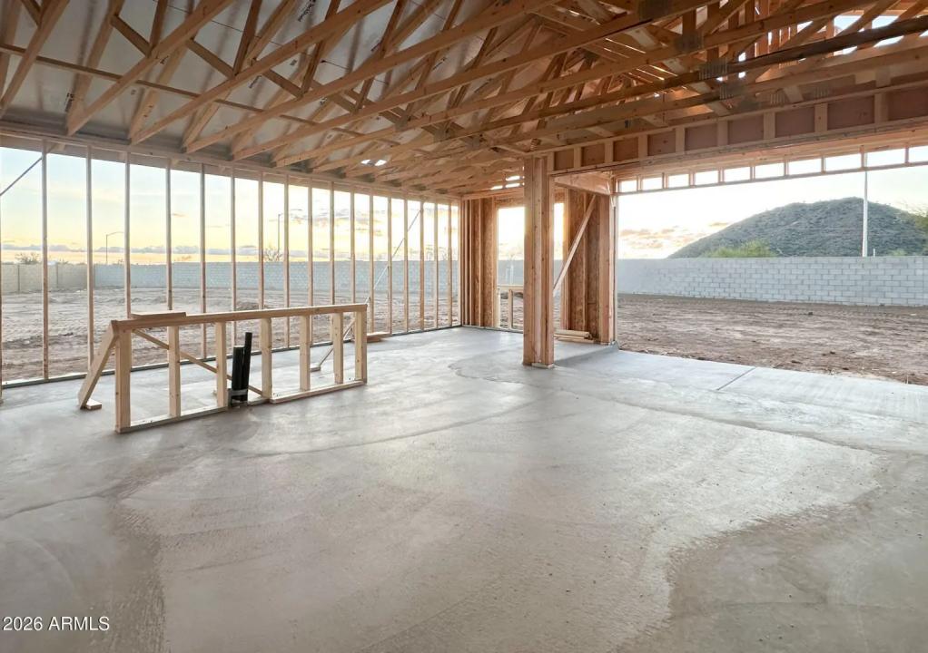 Real Estate Picture 3