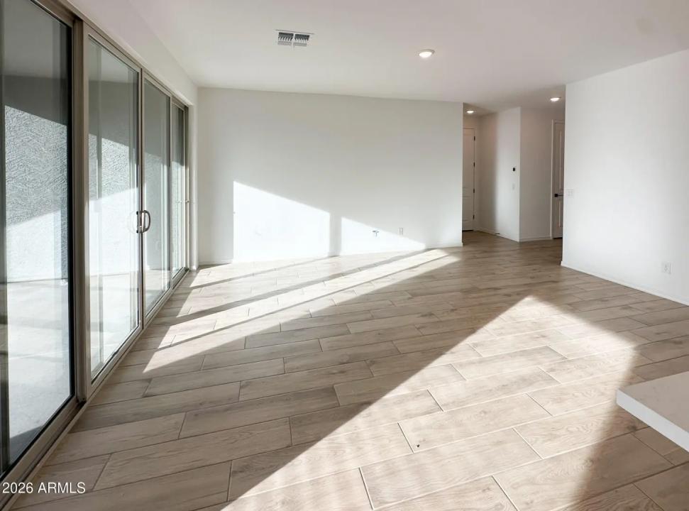 Real Estate Picture 9