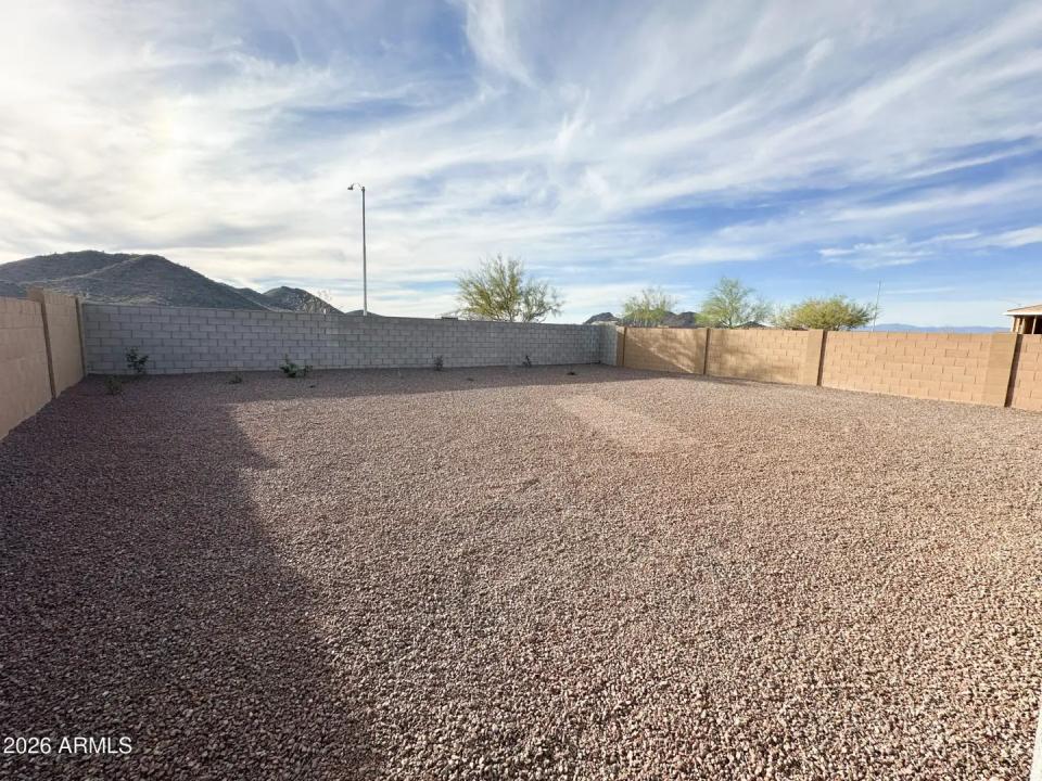 Real Estate Picture 14