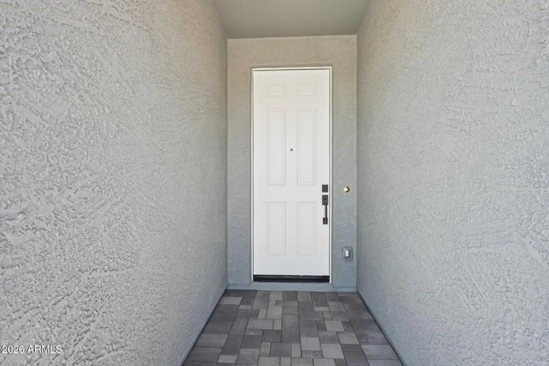 Real Estate Picture 4