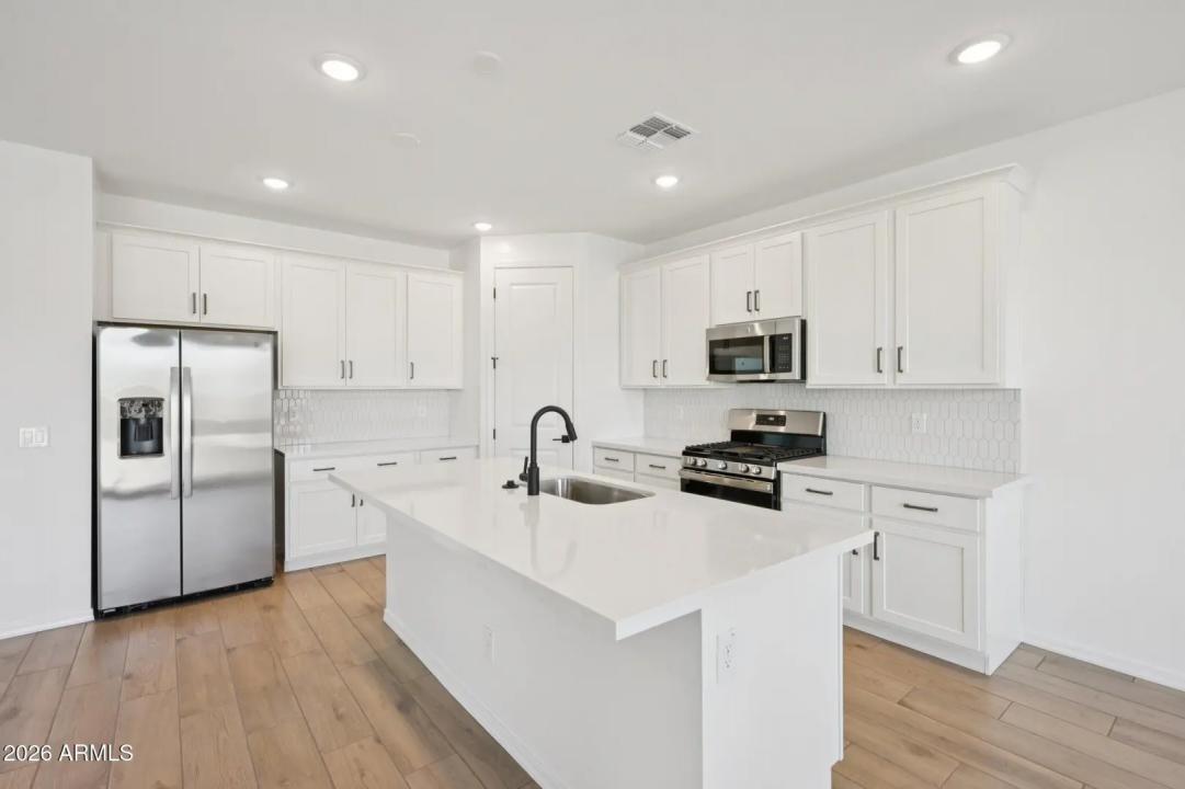 Real Estate Picture 13