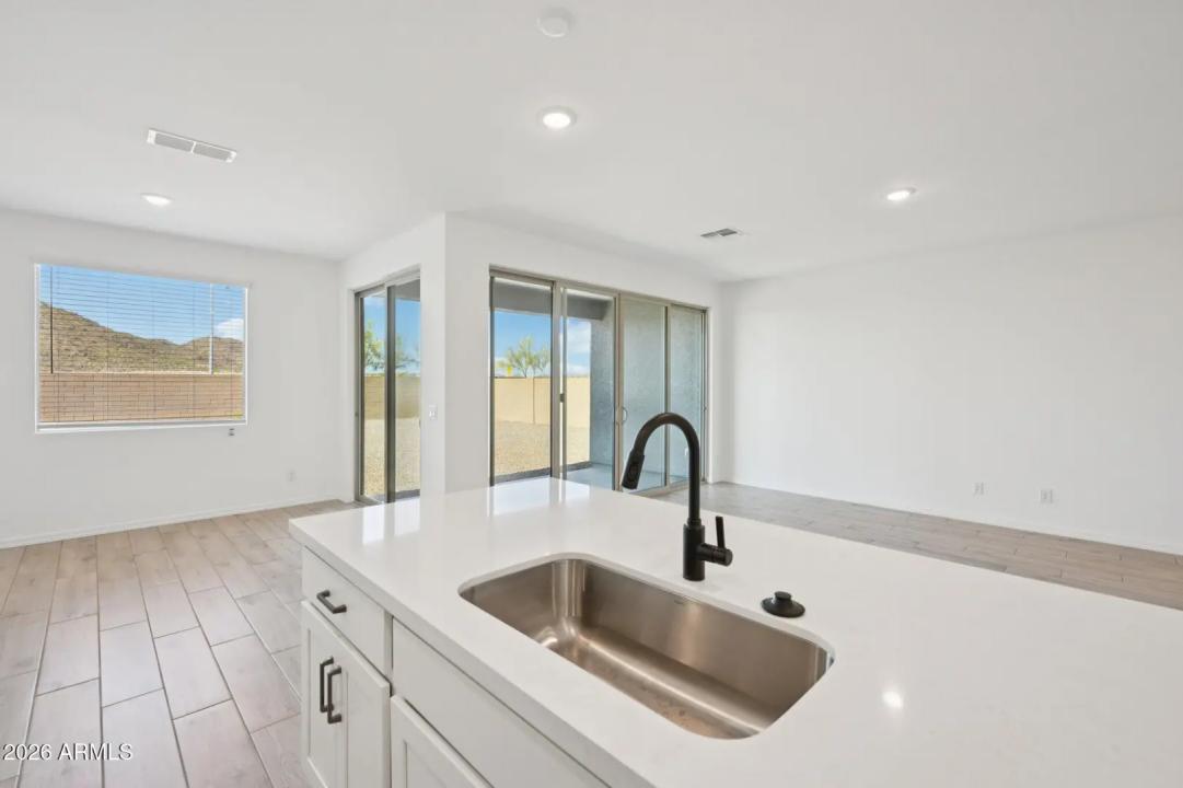 Real Estate Picture 15