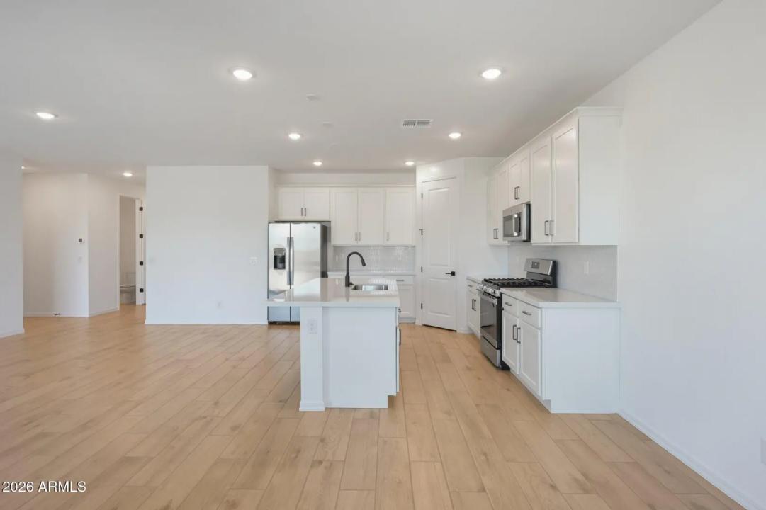 Real Estate Picture 16