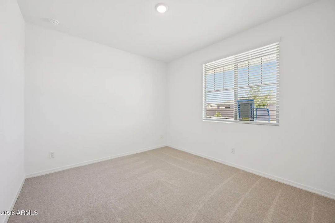 Real Estate Picture 17