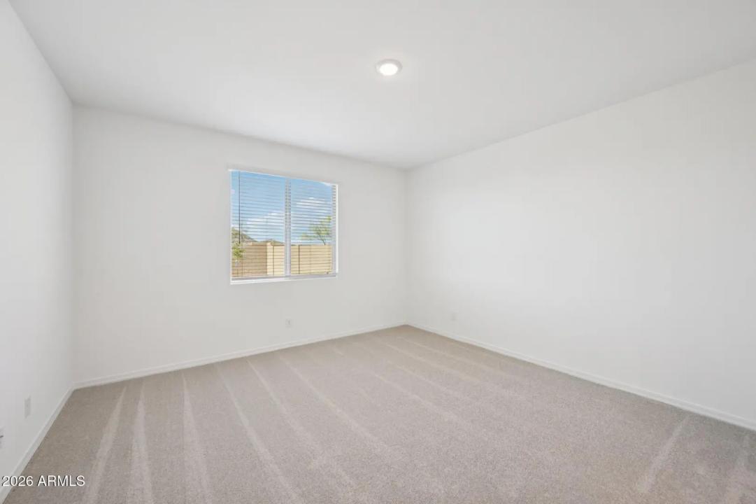 Real Estate Picture 24