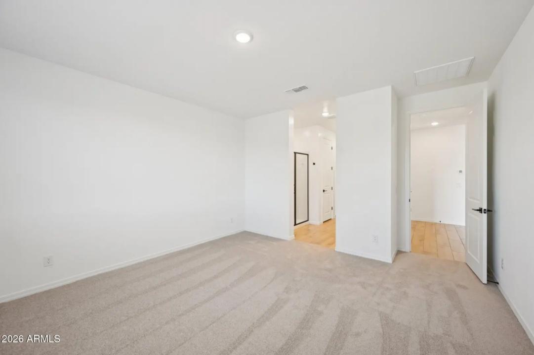 Real Estate Picture 25