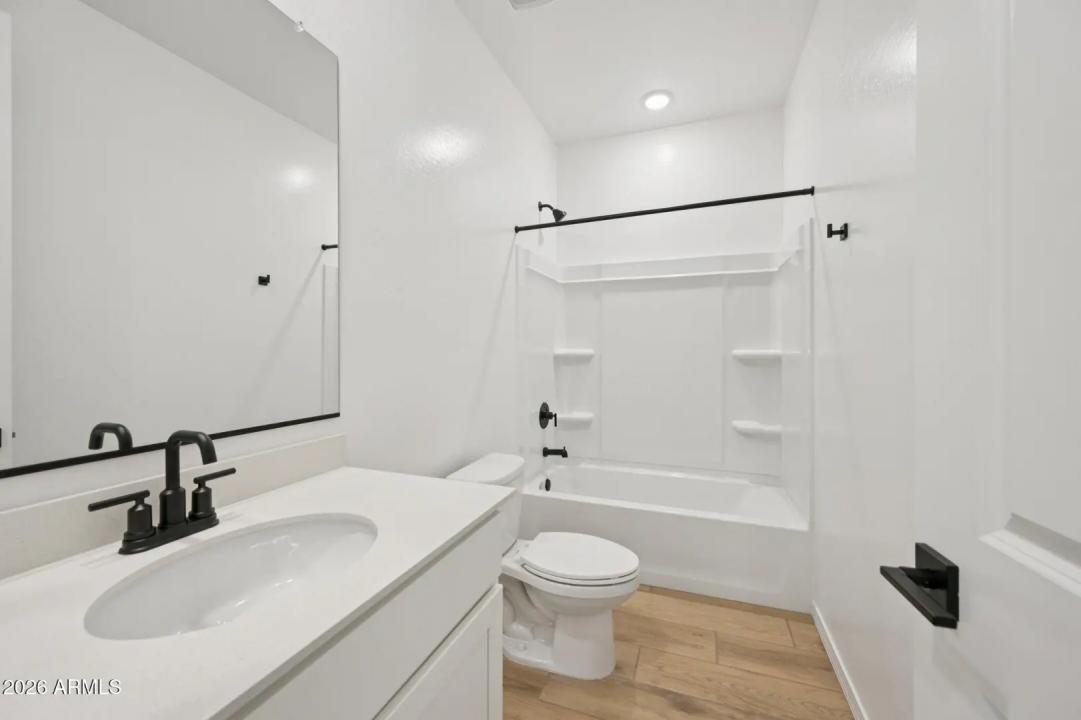 Real Estate Picture 27