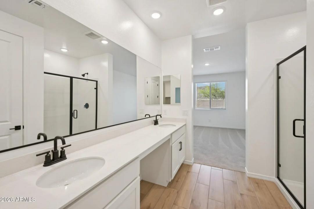 Real Estate Picture 30