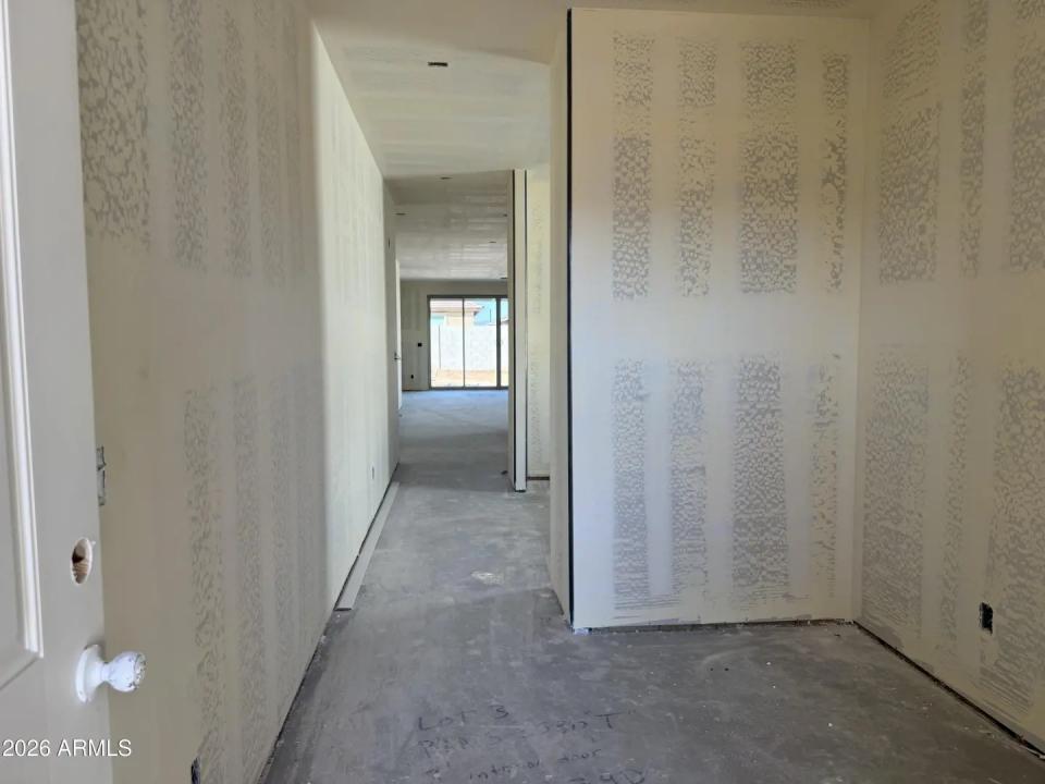 Real Estate Picture 3